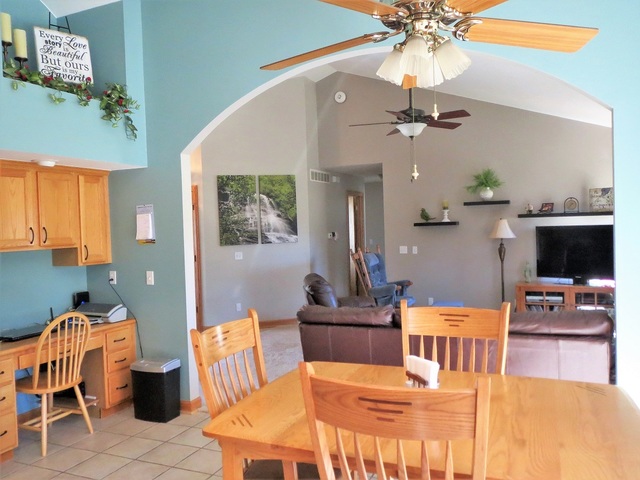 1248 Trail Dr, Dixon, IL 61021 photo 4