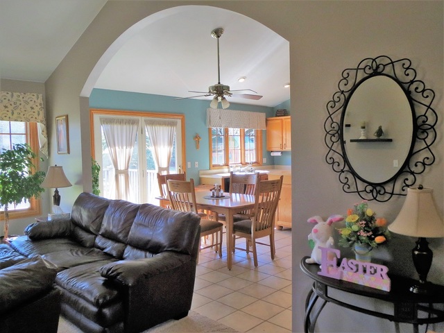 1248 Trail Dr, Dixon, IL 61021 photo 2
