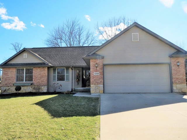 1248 Trail Dr, Dixon, IL 61021 photo 1