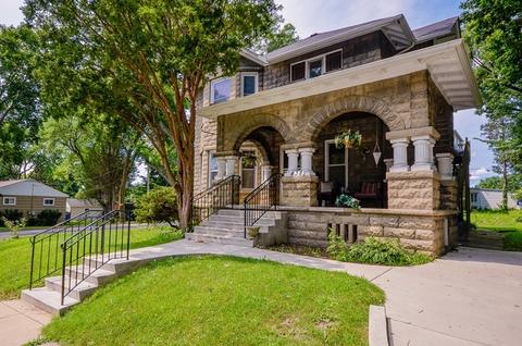 438 S 3rd St, West Dundee, IL 60118 photo 1