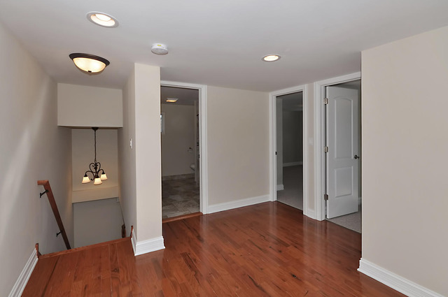 110 Pleasant St, Hoffman Estates, IL 60169 photo 9