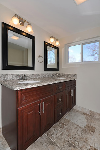 110 Pleasant St, Hoffman Estates, IL 60169 photo 22