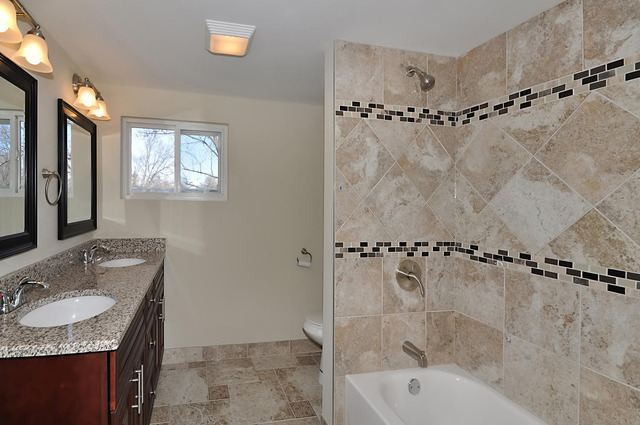 110 Pleasant St, Hoffman Estates, IL 60169 photo 24