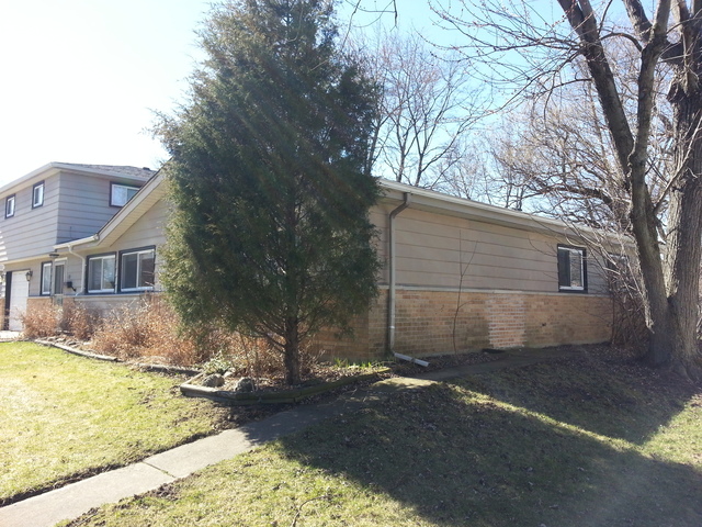 110 Pleasant St, Hoffman Estates, IL 60169 photo 2
