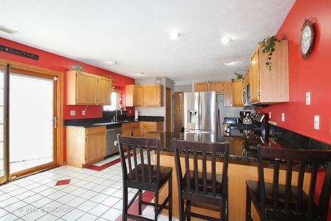 5873 Southdown Ln, Roscoe, IL 61073 photo 4