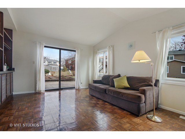 4477 Harbor Cir, Hoffman Estates, IL 60192 photo 5