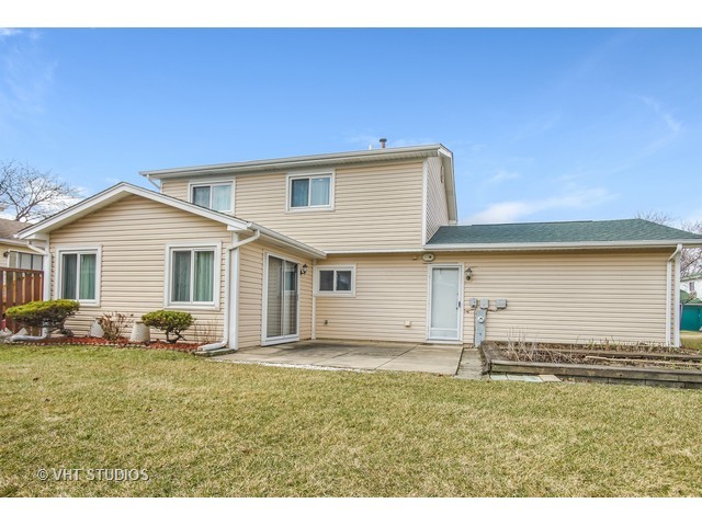 4477 Harbor Cir, Hoffman Estates, IL 60192 photo 10