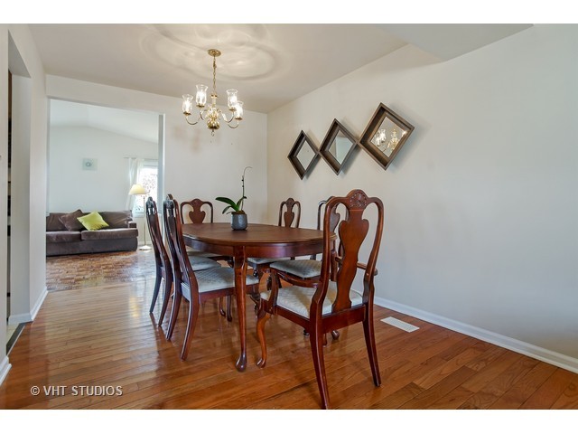 4477 Harbor Cir, Hoffman Estates, IL 60192 photo 4