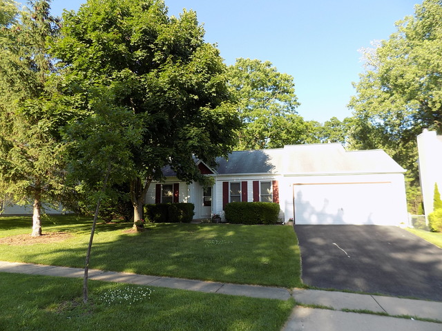 1615 Charles Ave, Algonquin, IL 60102 photo 2