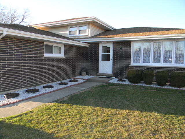 7928 W 81st St, Bridgeview, IL 60455 photo 2
