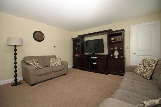 118 Longford Dr, Elgin, IL 60120 photo 10