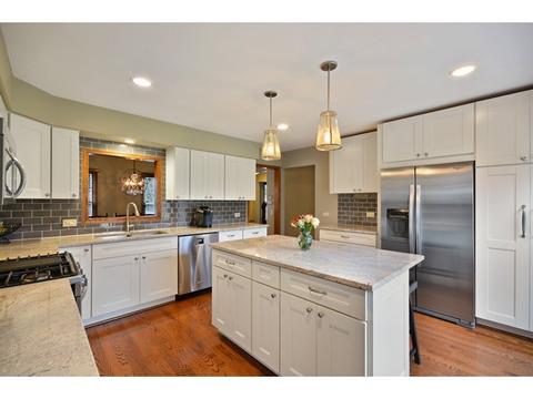 26 W074 Blackhawk Dr, Wheaton, IL 60189 photo 6