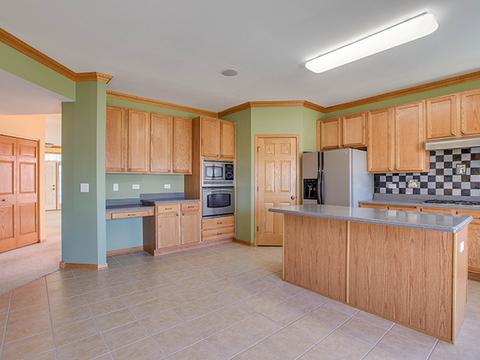 210 Lillian Pl, Bartlett, IL 60103 photo 8
