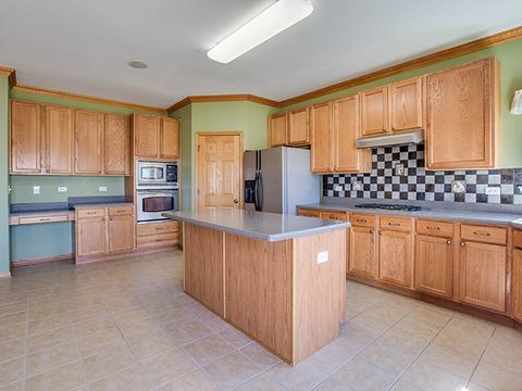 210 Lillian Pl, Bartlett, IL 60103 photo 7