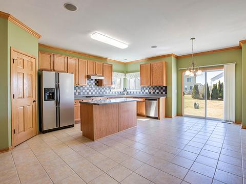 210 Lillian Pl, Bartlett, IL 60103 photo 6