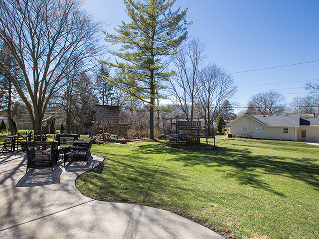1106 Delles Rd, Wheaton, IL 60189 photo 2