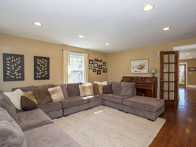 1106 Delles Rd, Wheaton, IL 60189 photo 5