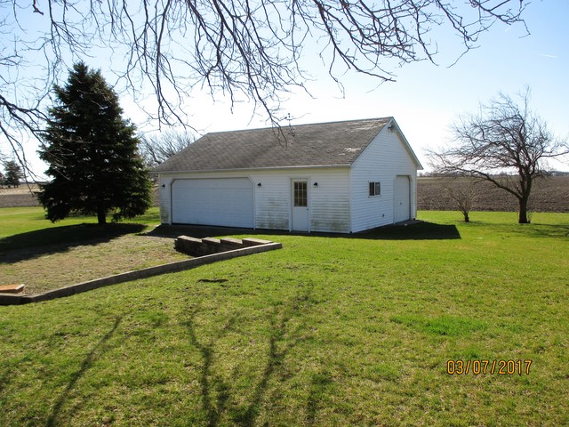 905 E Grinter Rd, Mazon, IL 60444 photo 3