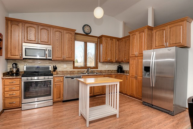 608 Mchenry Ave, Mchenry, IL 60050 photo 7