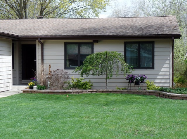608 Mchenry Ave, Mchenry, IL 60050 photo 2
