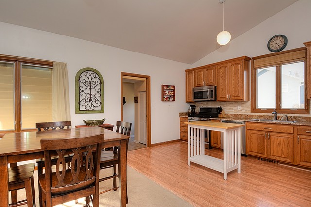608 Mchenry Ave, Mchenry, IL 60050 photo 6