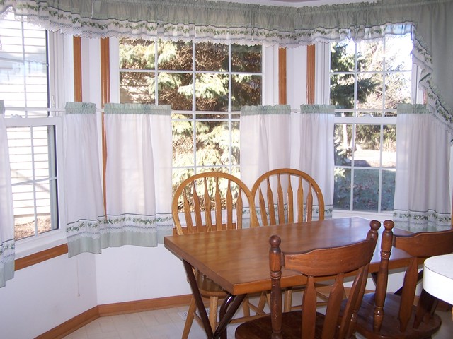 325 Brittany Trl, Elgin, IL 60120 photo 2