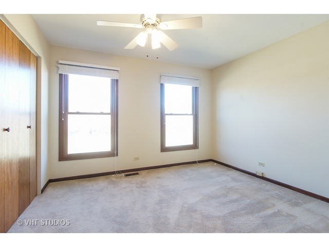 3395 Coventry Ct, Hoffman Estates, IL 60067 photo 9