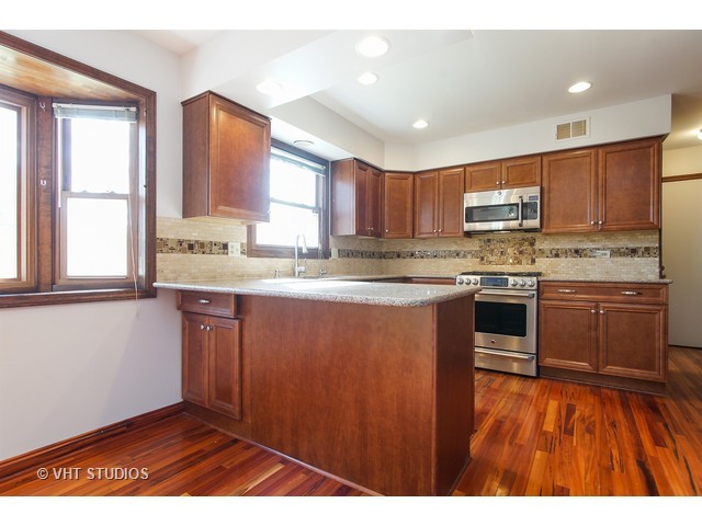 3395 Coventry Ct, Hoffman Estates, IL 60067 photo 4