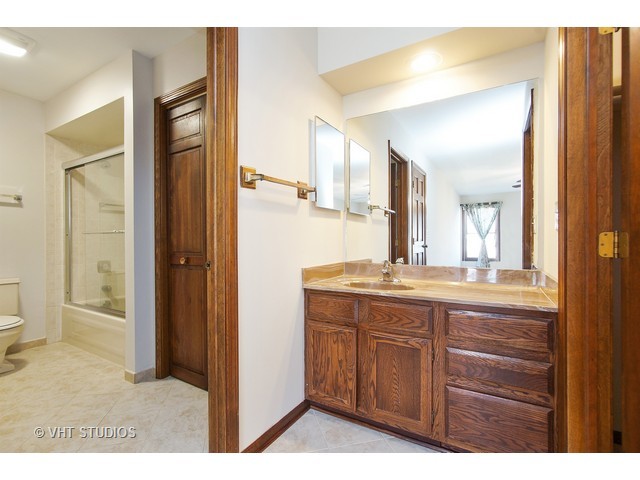 3395 Coventry Ct, Hoffman Estates, IL 60067 photo 12