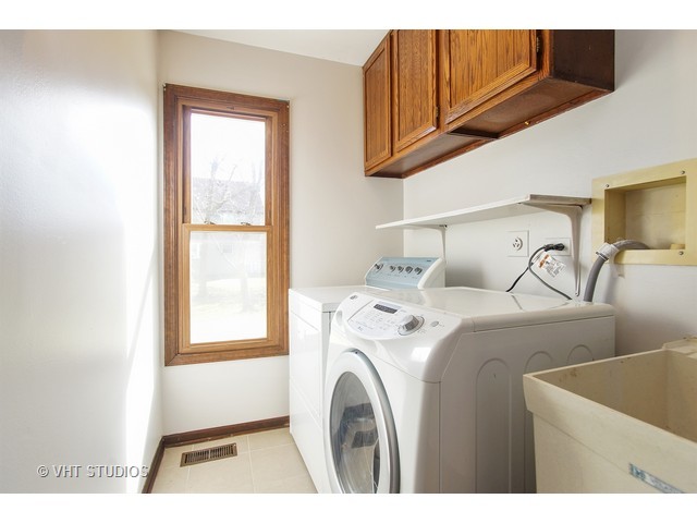3395 Coventry Ct, Hoffman Estates, IL 60067 photo 18