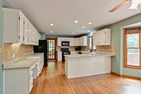 540 Spruce Tree Dr, Cary, IL 60013 photo 17