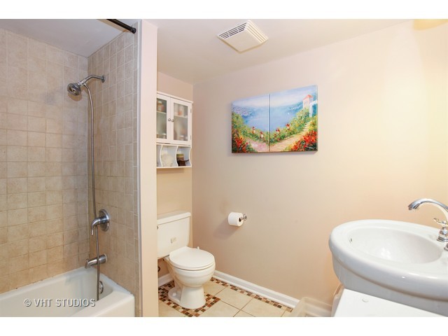 208 E Bailey Rd #H, Naperville, IL 60565 photo 7
