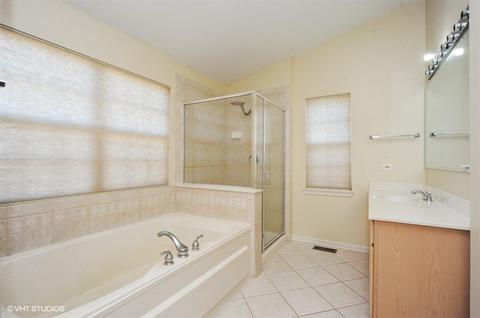 2910 Glenarye Dr, Lindenhurst, IL 60046 photo 10
