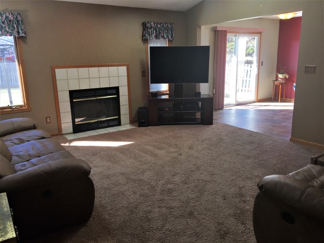 515 David Dr, Winnebago, IL 61088 photo 4
