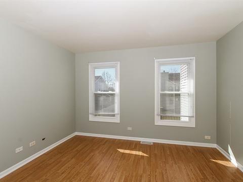 1065 Willoby Ln, Elgin, IL 60120 photo 11