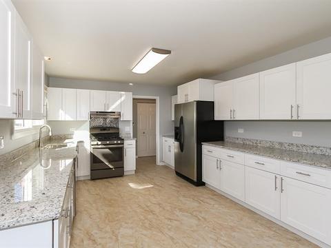 1065 Willoby Ln, Elgin, IL 60120 photo 7