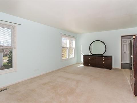 1065 Willoby Ln, Elgin, IL 60120 photo 15