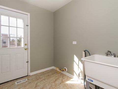 1065 Willoby Ln, Elgin, IL 60120 photo 14