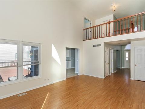1065 Willoby Ln, Elgin, IL 60120 photo 13