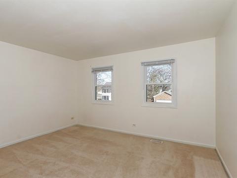 1065 Willoby Ln, Elgin, IL 60120 photo 21