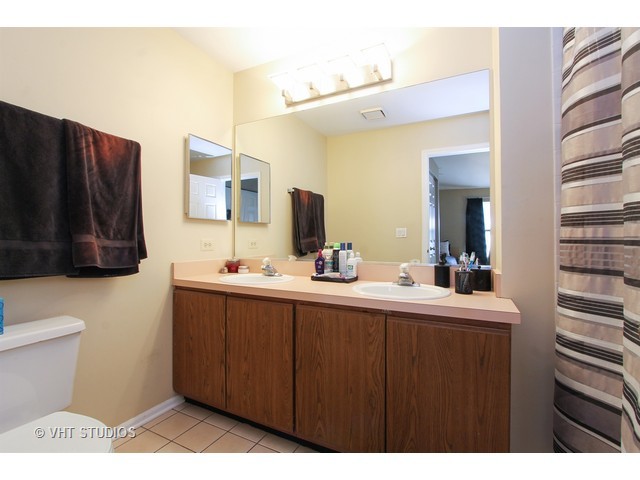 750 Ripple Brook Ln, Elgin, IL 60120 photo 10