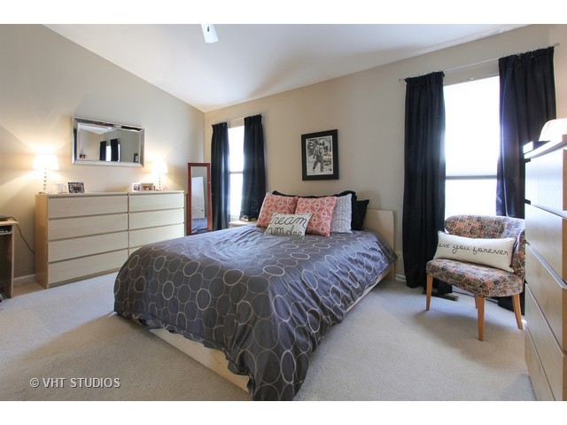 750 Ripple Brook Ln, Elgin, IL 60120 photo 9