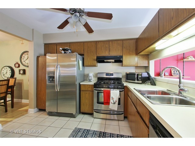 750 Ripple Brook Ln, Elgin, IL 60120 photo 6