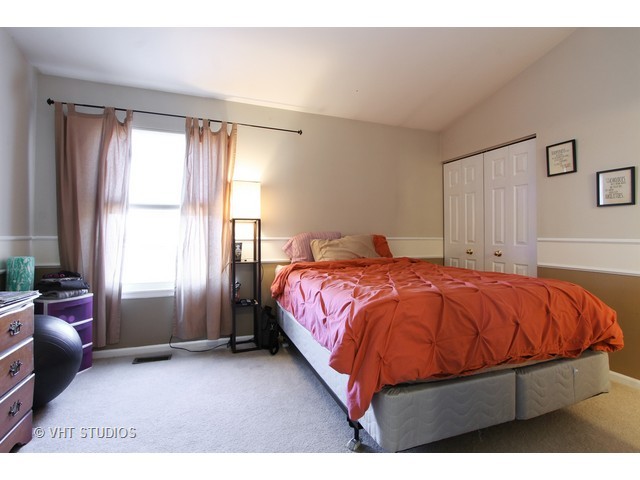 750 Ripple Brook Ln, Elgin, IL 60120 photo 11