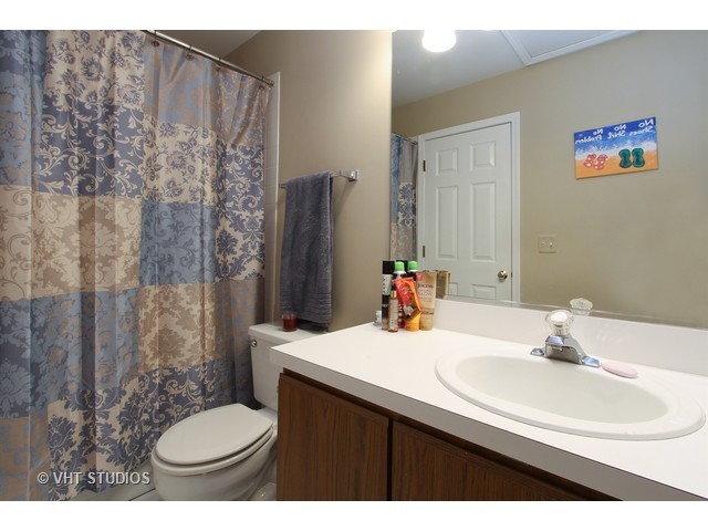 750 Ripple Brook Ln, Elgin, IL 60120 photo 12