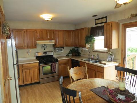 127 Adams St, Ingleside, IL 60041 photo 4