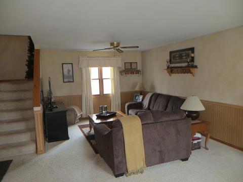 127 Adams St, Ingleside, IL 60041 photo 2