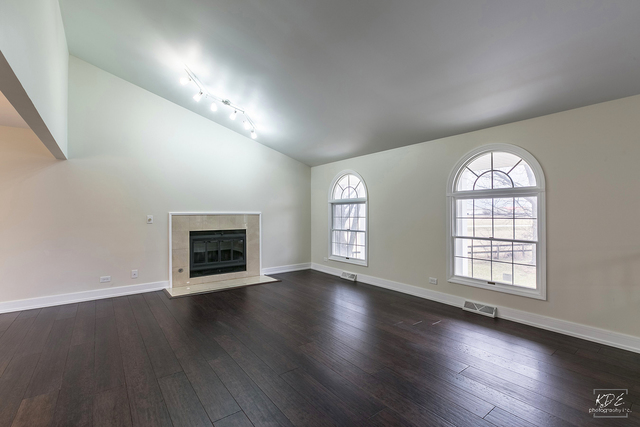 12137 S Wolf Dr, Plainfield, IL 60585 photo 8