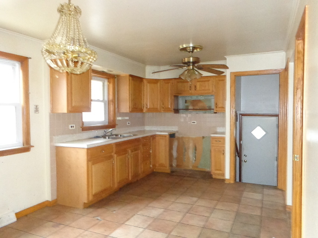 14518 Dobson Ave, Dolton, IL 60419 photo 4