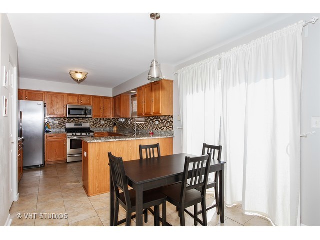 12459 Falcon Dr, Plainfield, IL 60585 photo 4